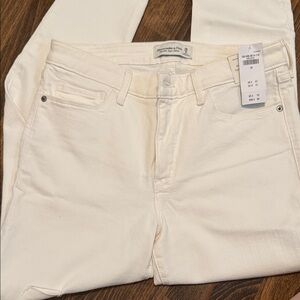 Abercrombie & Fitch Women's Off-White Skinny Jeans